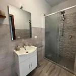 Charming Guest In Casavecchia With City, Garden, And Mountain Views Penzion 3*