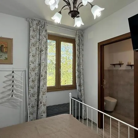 Pensionat Charming Guest In Casavecchia With City, Garden, And Mountain Views 3*
