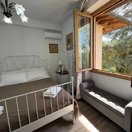 Charming Guest In Casavecchia With City, Garden, And Mountain Views Pensionat 3*