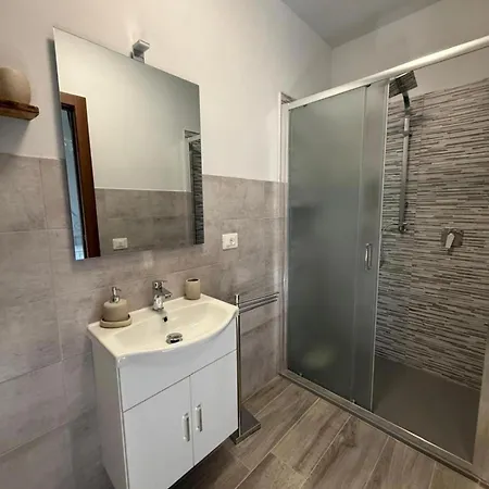 Charming Guest In Casavecchia With City, Garden, And Mountain Views Pensionat 3*